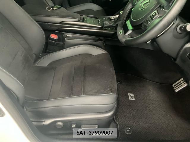 Lexus IS 2023-07 7962395-11