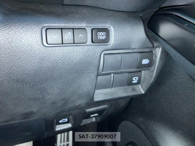 Lexus IS 2023-07 7962395-22