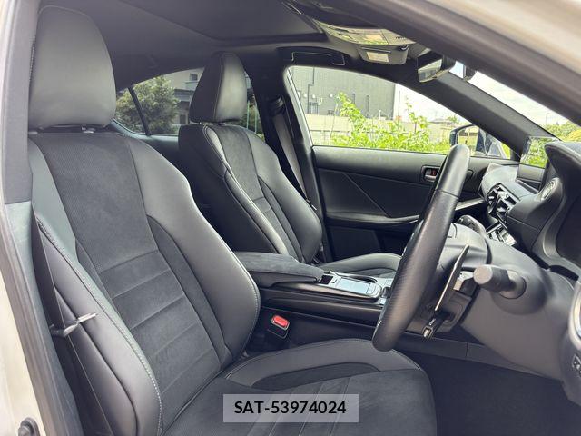 Lexus IS 2023-07 8036432-9