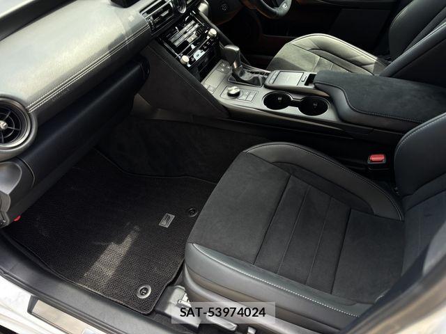 Lexus IS 2023-07 8036432-11