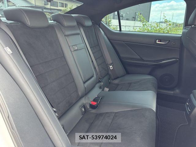 Lexus IS 2023-07 8036432-12