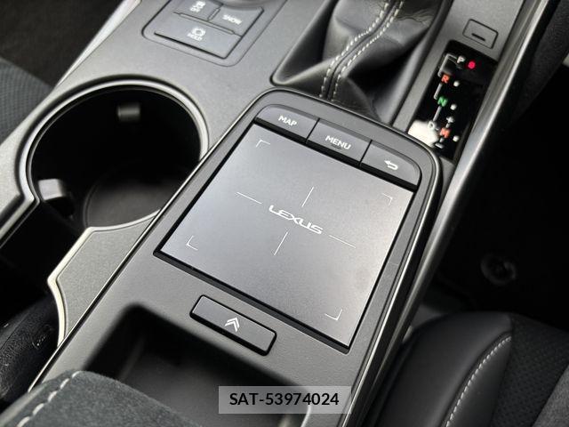 Lexus IS 2023-07 8036432-23