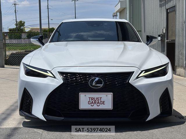 Lexus IS 2023-07 8036432-2