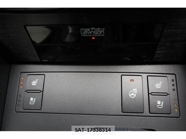 Lexus IS 2025-05 8230619-16