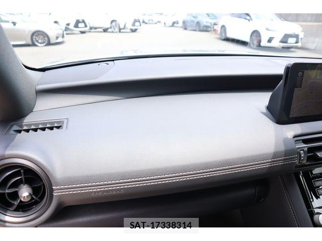 Lexus IS 2025-05 8230619-20