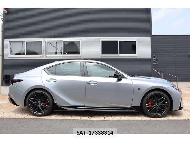 Lexus IS 2025-05 8230619-3