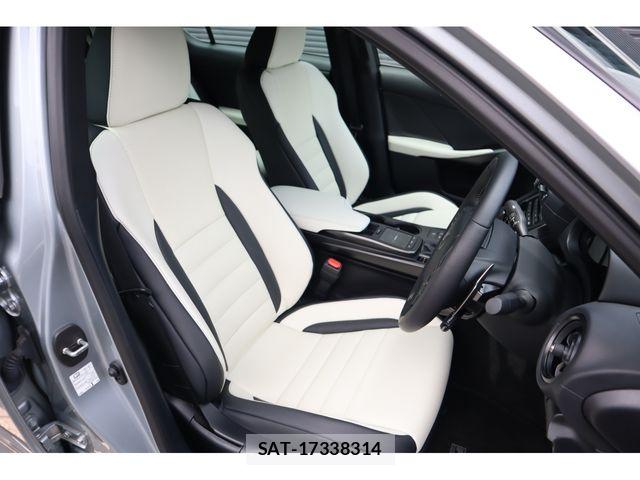 Lexus IS 2025-05 8230619-8