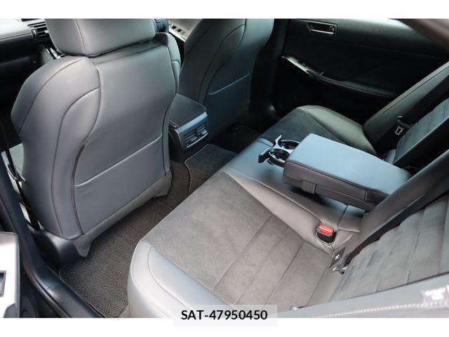 Lexus IS 2025-08 8366722-11