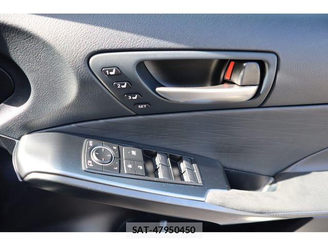 Lexus IS 2025-08 8366722-17