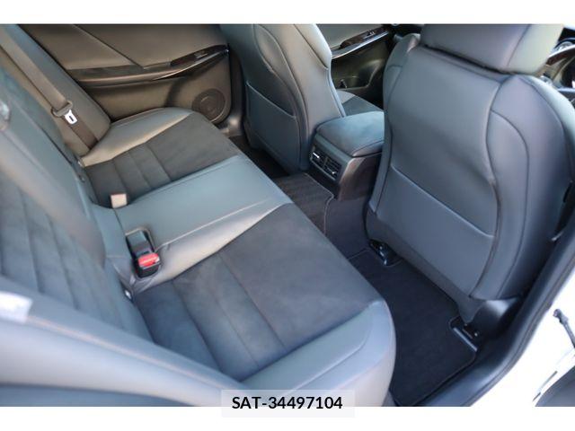 Lexus IS 2023-08 8366720-10