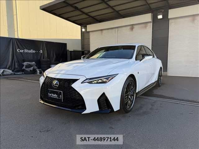 Lexus IS 2024-02 8743424-0