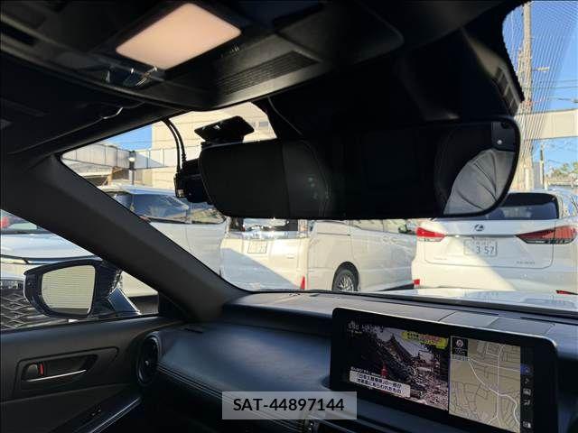 Lexus IS 2024-02 8743424-15