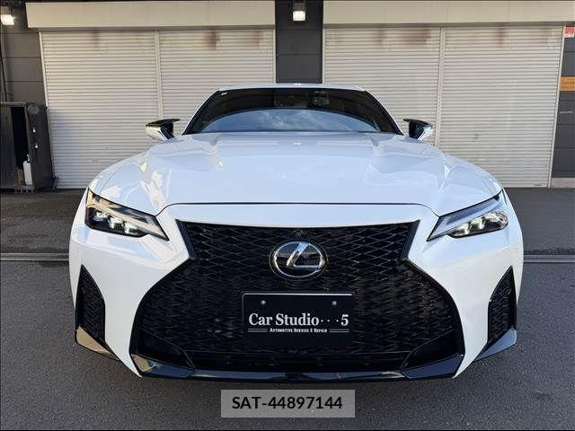 Lexus IS 2024-02 8743424-1
