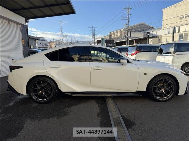 Lexus IS 2024-02 8743424-3