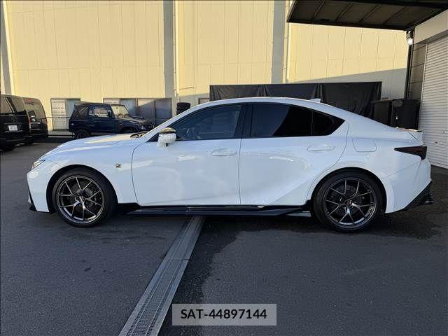 Lexus IS 2024-02 8743424-5