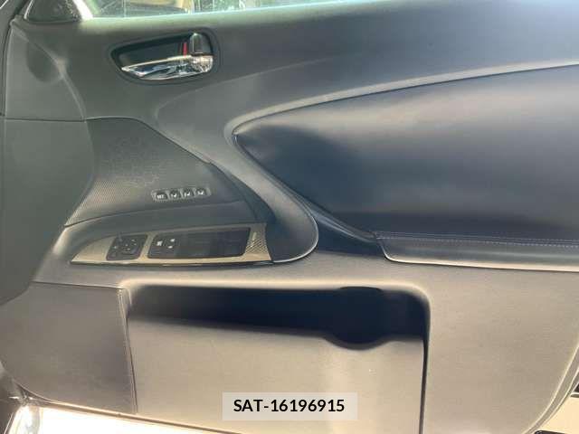 Lexus IS F 2011-07 2316731-12