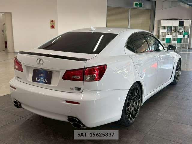 Lexus IS F 2014-06 8100131-8