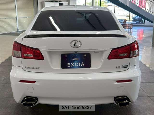 Lexus IS F 2014-06 8100131-5