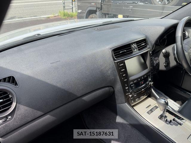 Lexus IS F 2010-03 8849578-17