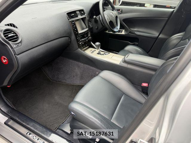 Lexus IS F 2010-03 8849578-18