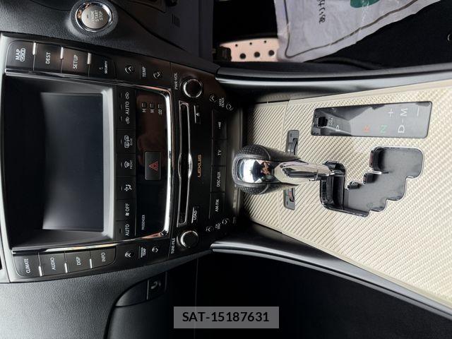 Lexus IS F 2010-03 8849578-5
