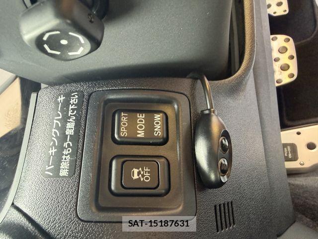 Lexus IS F 2010-03 8849578-6