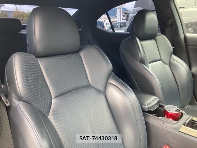 Lexus IS F 2010-08 8841003-12