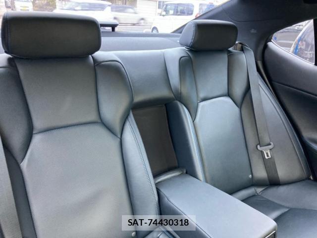 Lexus IS F 2010-08 8841003-13