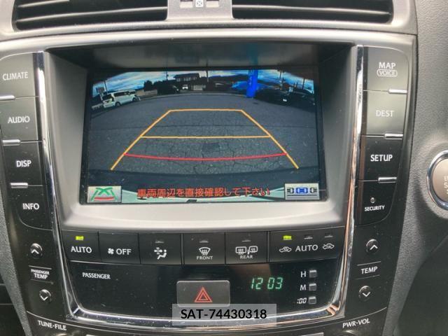 Lexus IS F 2010-08 8841003-18