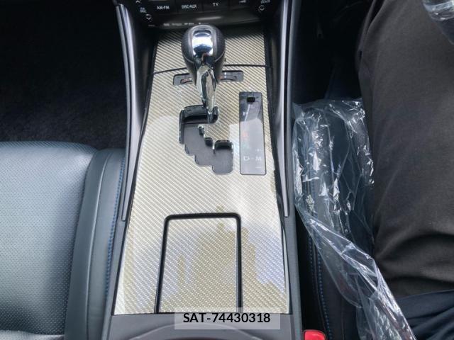 Lexus IS F 2010-08 8841003-22