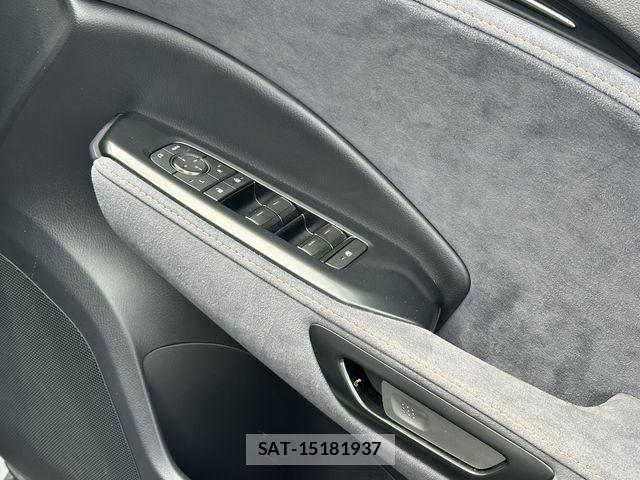 Lexus LBX 2024-03 902070-10