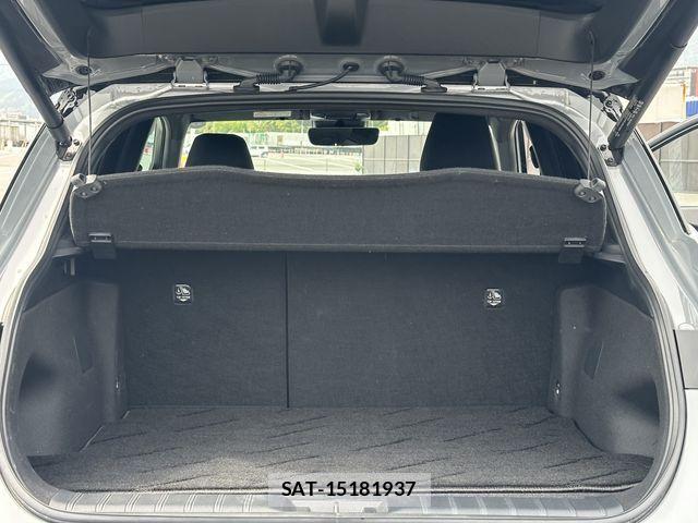 Lexus LBX 2024-03 902070-17