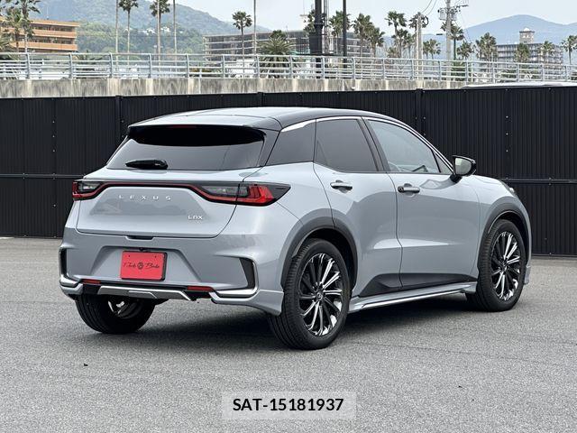 Lexus LBX 2024-03 902070-2