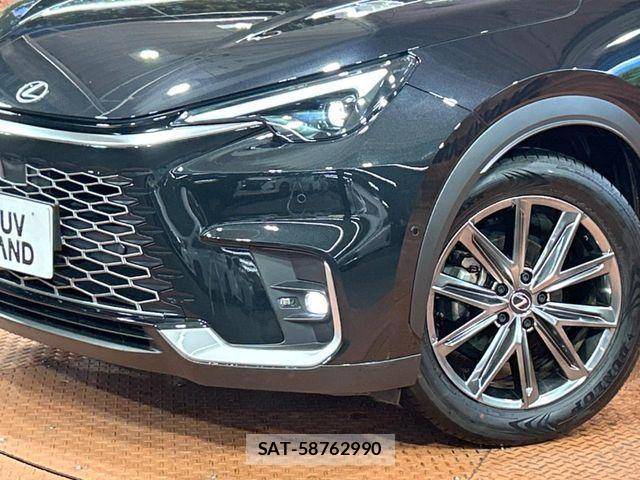 Lexus LBX 2024-02 988439-11