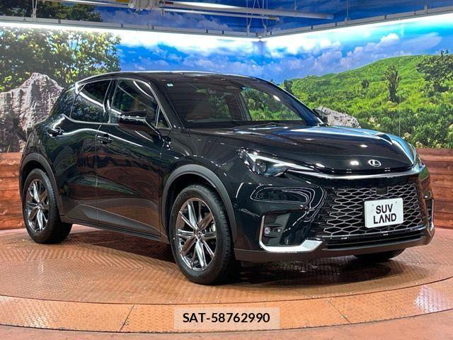 Lexus LBX 2024-02 988439-15