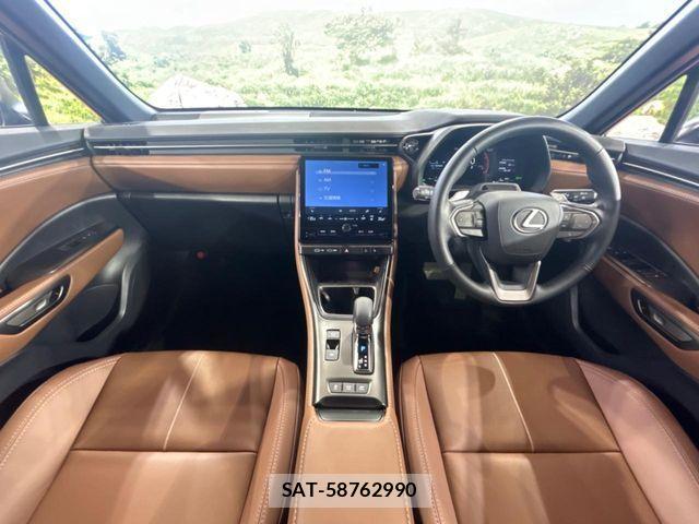Lexus LBX 2024-02 988439-1
