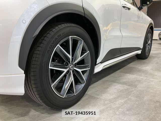 Lexus LBX 2024-01 2116201-8