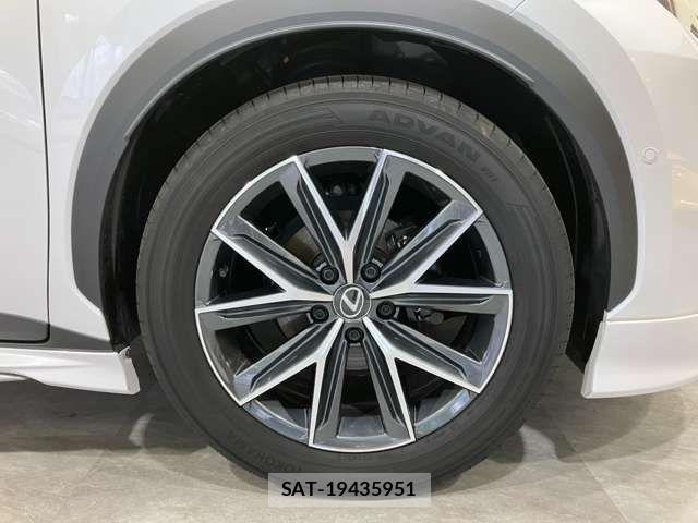 Lexus LBX 2024-01 2116201-9