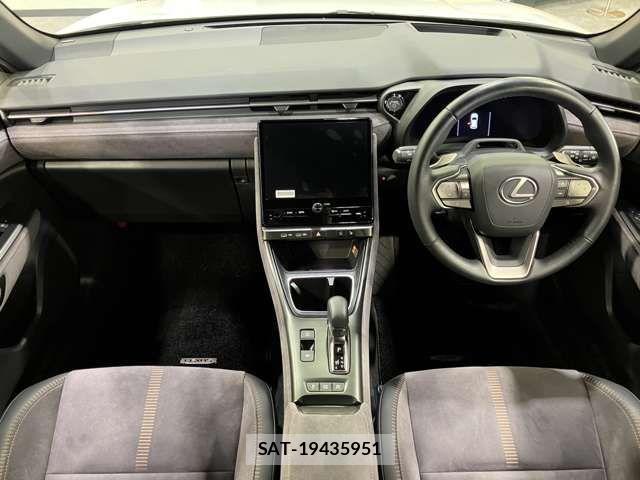 Lexus LBX 2024-01 2116201-3