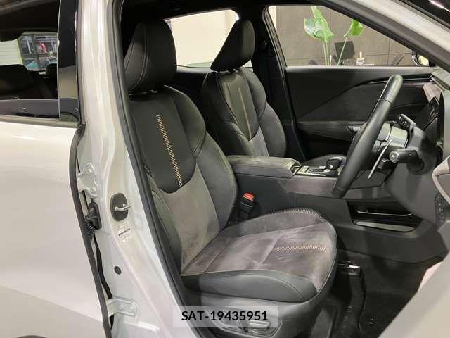 Lexus LBX 2024-01 2116201-4
