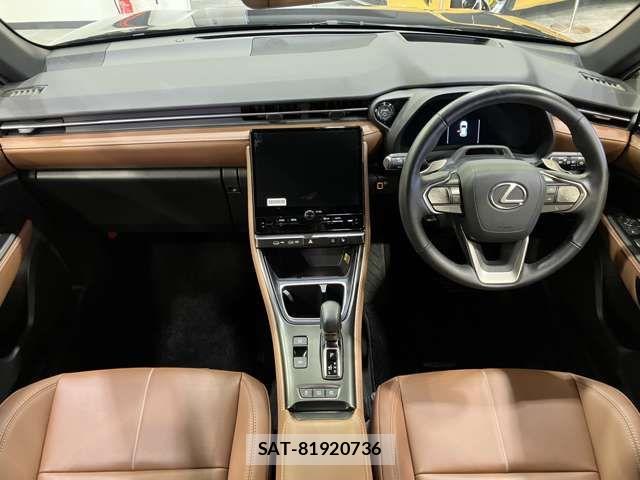 Lexus LBX 2024-05 2116210-3