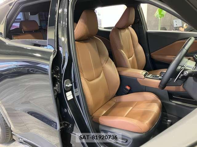 Lexus LBX 2024-05 2116210-4