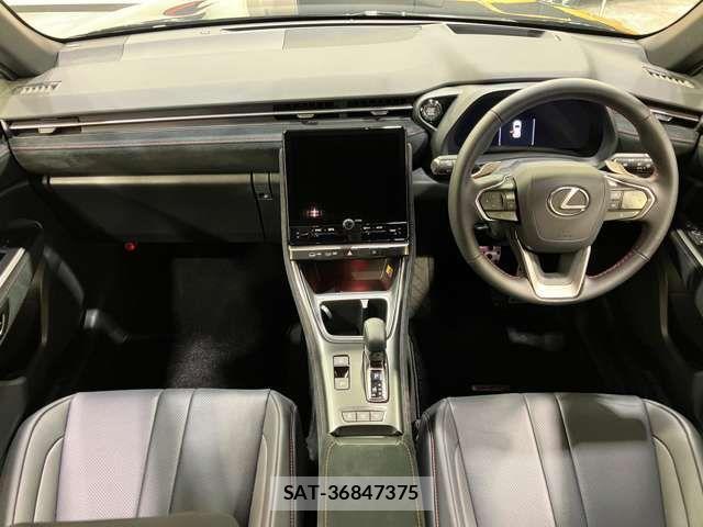 Lexus LBX 2024-11 2116195-3