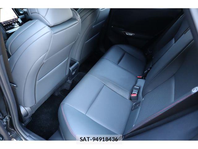 Lexus LBX 2024-12 2299523-11