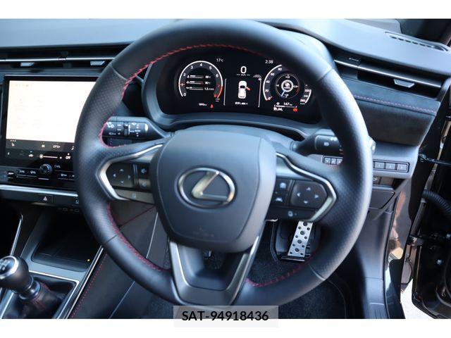 Lexus LBX 2024-12 2299523-12