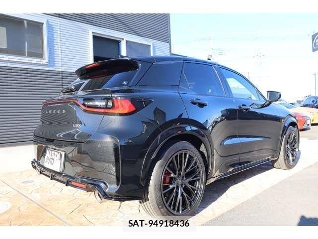 Lexus LBX 2024-12 2299523-6