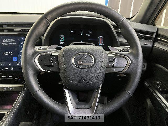 Lexus LBX 2024-02 3907121-13