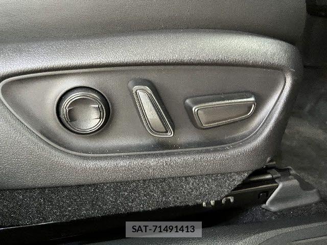 Lexus LBX 2024-02 3907121-22