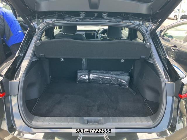 Lexus LBX 2024-04 4595473-9