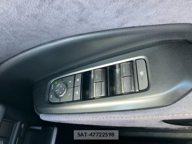 Lexus LBX 2024-04 4595473-22